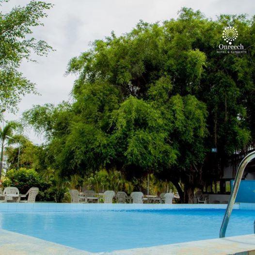 Onreech Hotel Seeduwa Extérieur photo