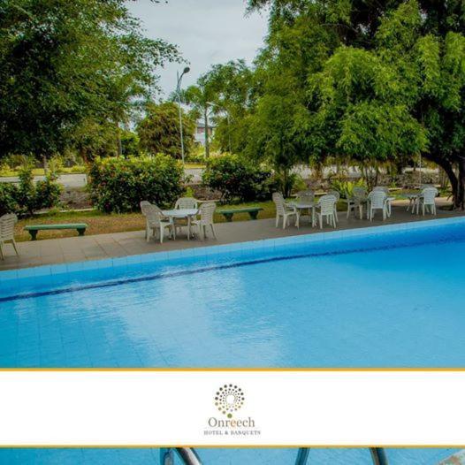Onreech Hotel Seeduwa Extérieur photo