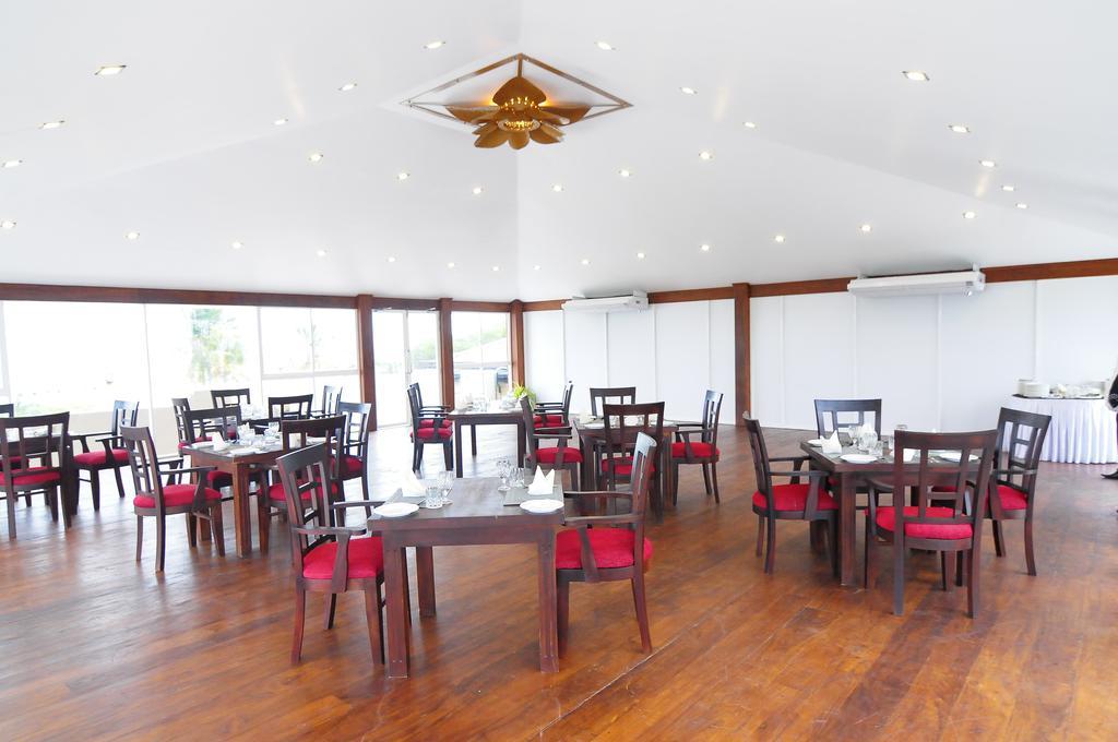 Onreech Hotel Seeduwa Extérieur photo
