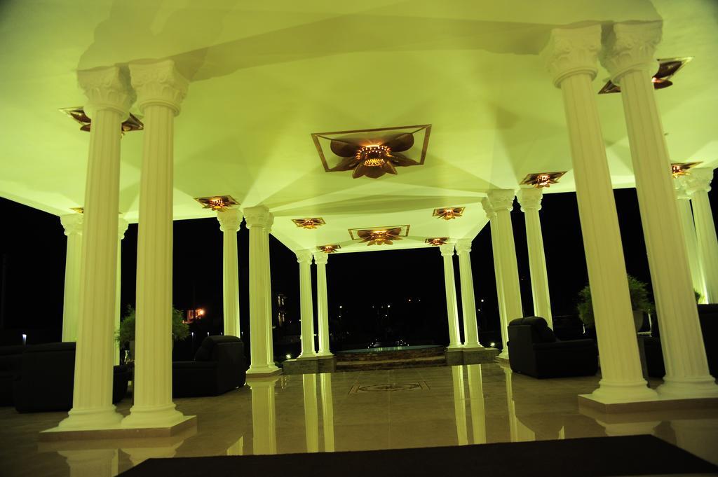 Onreech Hotel Seeduwa Extérieur photo